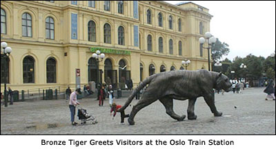 Bronze tiger at Oslo train station